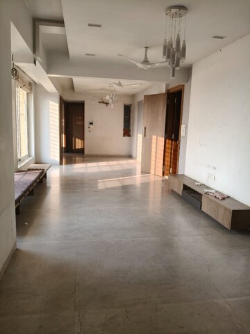 Room in 3.5 BHK Apartment at Neelsidhi Atlantis, Nerul – for Rent