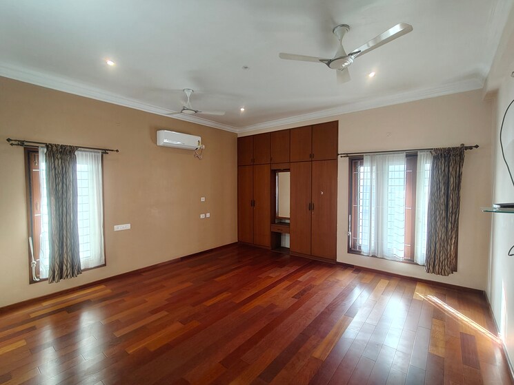 Room, injambakkam 5 Bedroom 10000 Sq.Ft. Independent House In Injambakkam Chennai 9506557