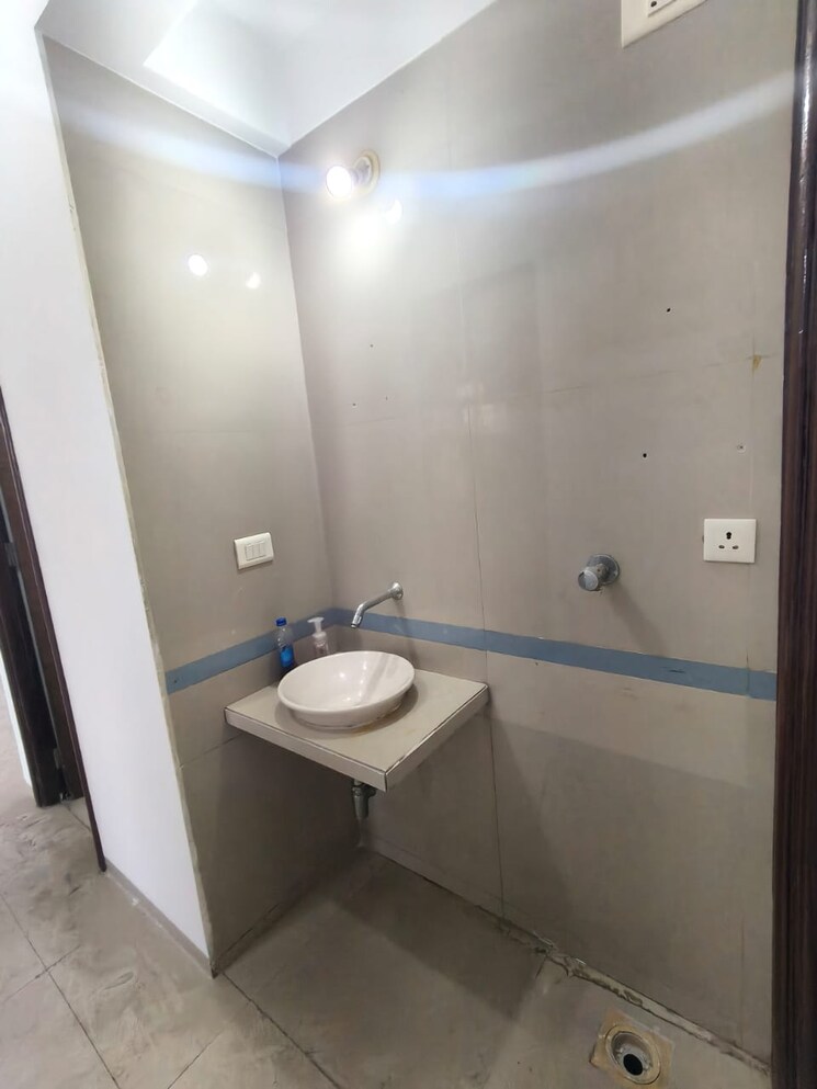 Bathroom, neelsidhi-atlantis 3 Bedroom 1500 Sq.Ft. Apartment In Nerul Navi Mumbai 9506555