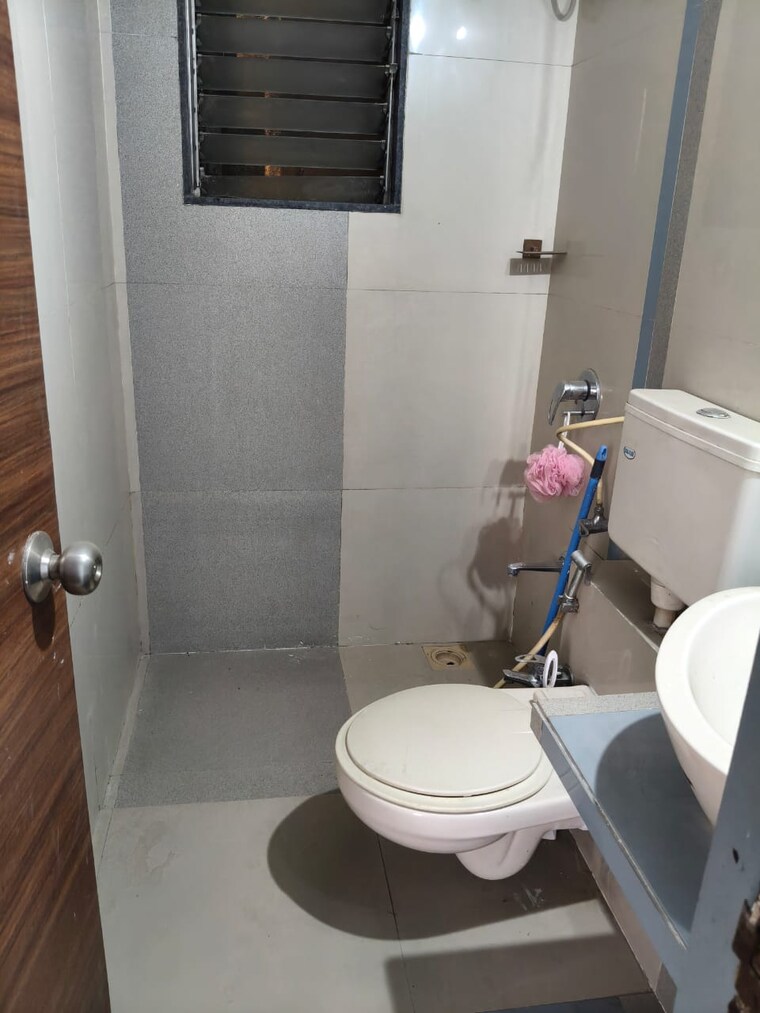 Bathroom, neelsidhi-atlantis 3 Bedroom 1500 Sq.Ft. Apartment In Nerul Navi Mumbai 9506555