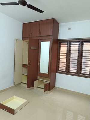 Room in 2 BHK Builder Floor at Byrasandra – for Rent
