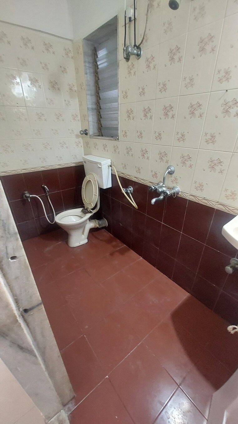 Bathroom, charkop-kesar-chs 2 Bedroom 850 Sq.Ft. Apartment In Kandivali West Mumbai 9506598