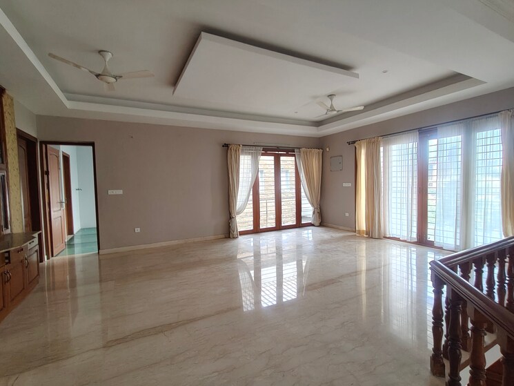 Room, injambakkam 5 Bedroom 10000 Sq.Ft. Independent House In Injambakkam Chennai 9506557