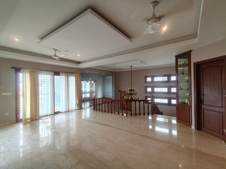  Parking, injambakkam 5 Bedroom 10000 Sq.Ft. Independent House In Injambakkam Chennai 9506557