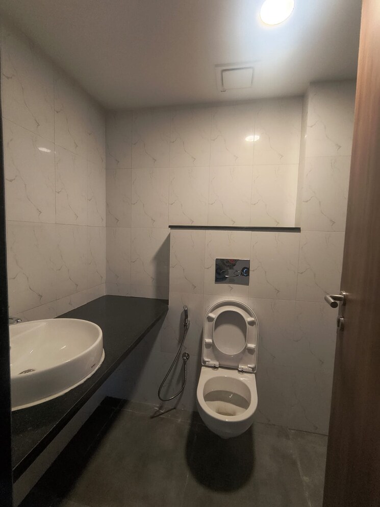 Bathroom, lodha-amara 3 Bedroom 955 Sq.Ft. Apartment In Kolshet Road Thane 9506659