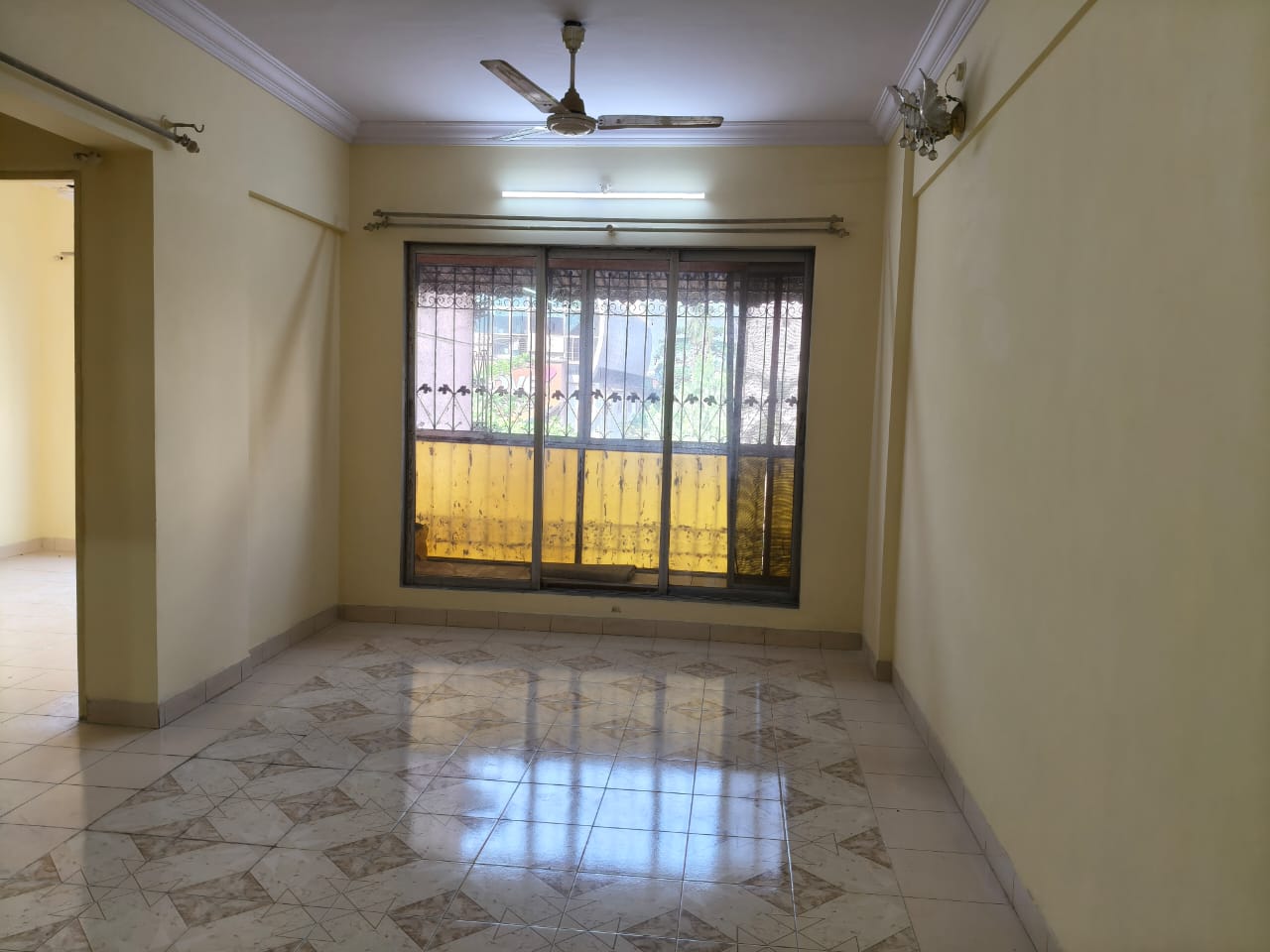2 BHK 1100 Sq.Ft. Apartment in Safal Park
