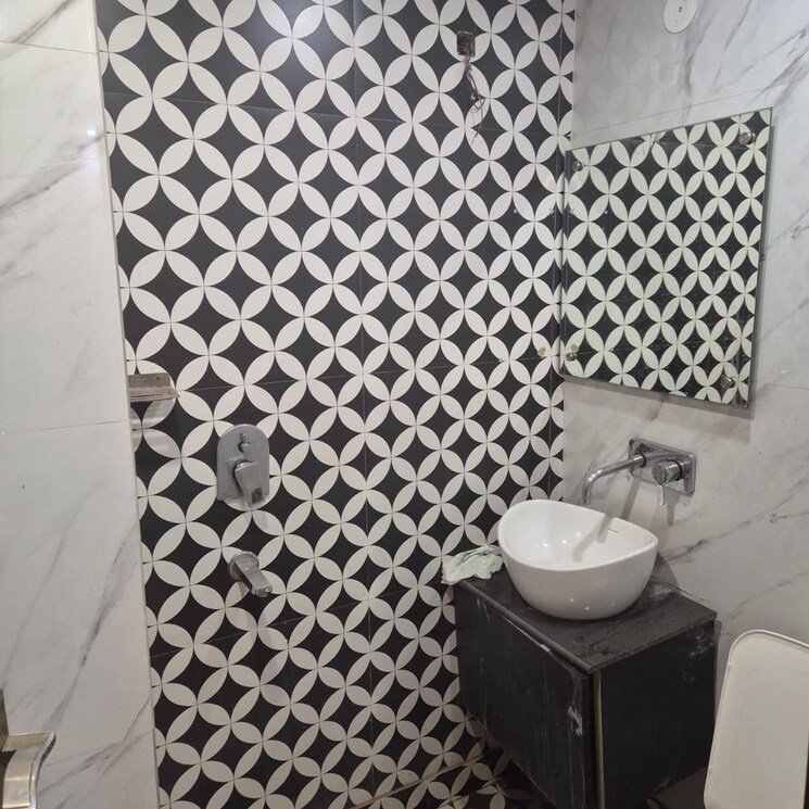 Bathroom, govindpuri 2 Bedroom 800 Sq.Ft. Builder Floor In Govindpuri Delhi 9506713