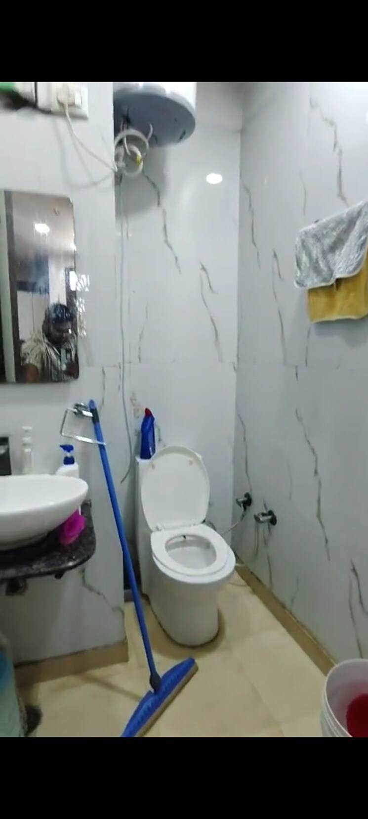 Bathroom, kanha-apartments-indirapuram 3 Bedroom 1450 Sq.Ft. Builder Floor In Shakti Khand 2 Ghaziabad 9506725