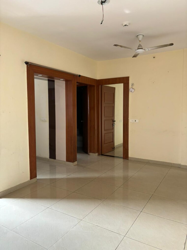 Room, wave city 2 Bedroom 840 Sq.Ft. Apartment In Wave City Ghaziabad 9506744