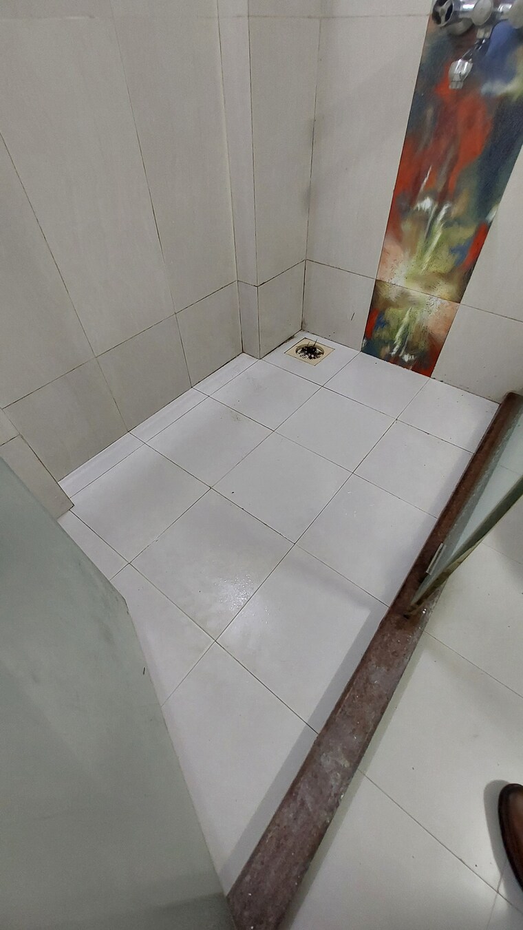 Room, kandivali west 1 Bedroom 590 Sq.Ft. Apartment In Kandivali West Mumbai 9506772