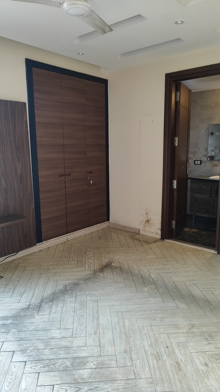 Room, vikas puri 6+ Bedroom 4200 Sq.Ft. Independent House In Vikas Puri Delhi 9506756