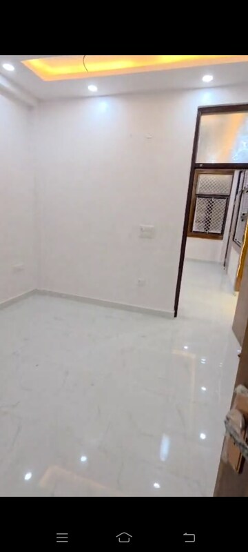 Furnished Amenities in 1 BHK Builder Floor at Mahagun Villas, Vaishali Sector 2 – for Sale