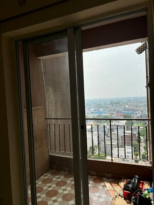 Room in 2 BHK Apartment at Wave Dream Homes, Wave City – for Rent