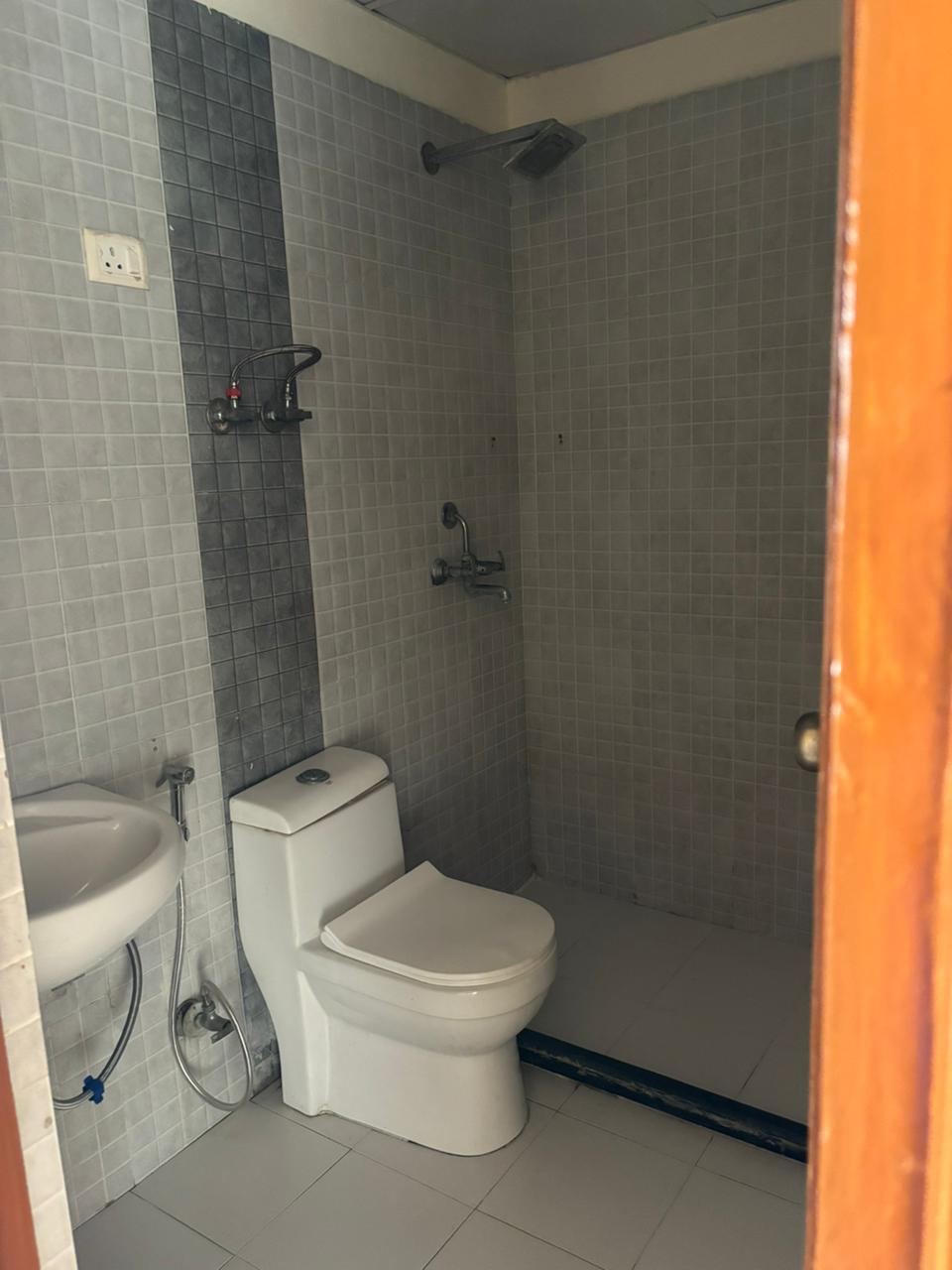 2 BHK Apartment For Rent in Wave Dream Homes