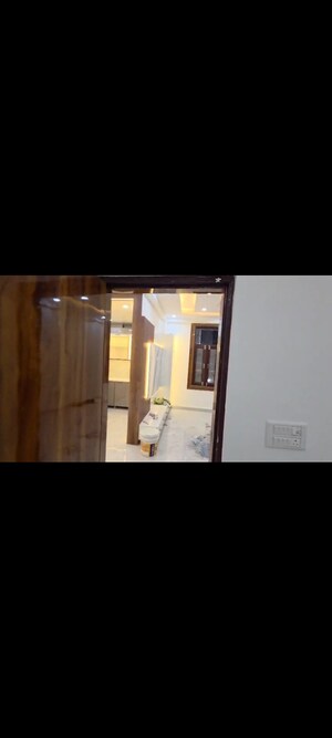 Room in 3 BHK Builder Floor at Akriti Complex, Vaishali Sector 6 – for Sale