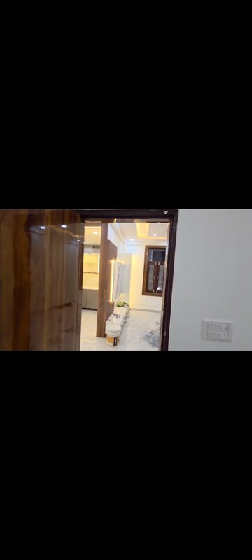 Room in 3 BHK Builder Floor at Akriti Complex, Vaishali Sector 6 – for Sale