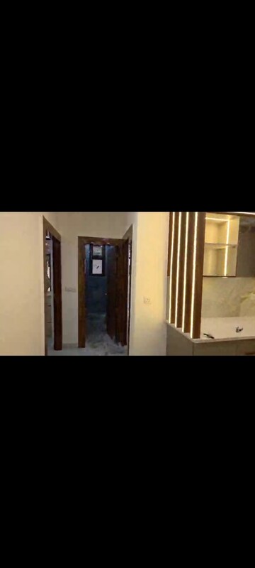 Room in 3 BHK Builder Floor at Akriti Complex, Vaishali Sector 6 – for Sale