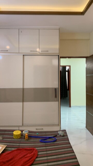 Room in 3 BHK Apartment at Pir Machalla – for Sale