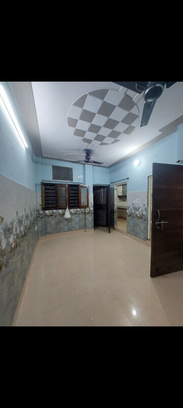 Room in 1 BHK Apartment at Shanti Bhawan, Sarita Vihar – for Rent