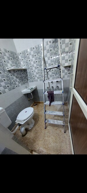 Attached Bathroom in 1 BHK Apartment at Shanti Bhawan, Sarita Vihar – for Rent