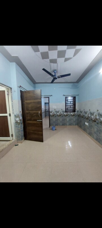 Room in 1 BHK Apartment at Shanti Bhawan, Sarita Vihar – for Rent