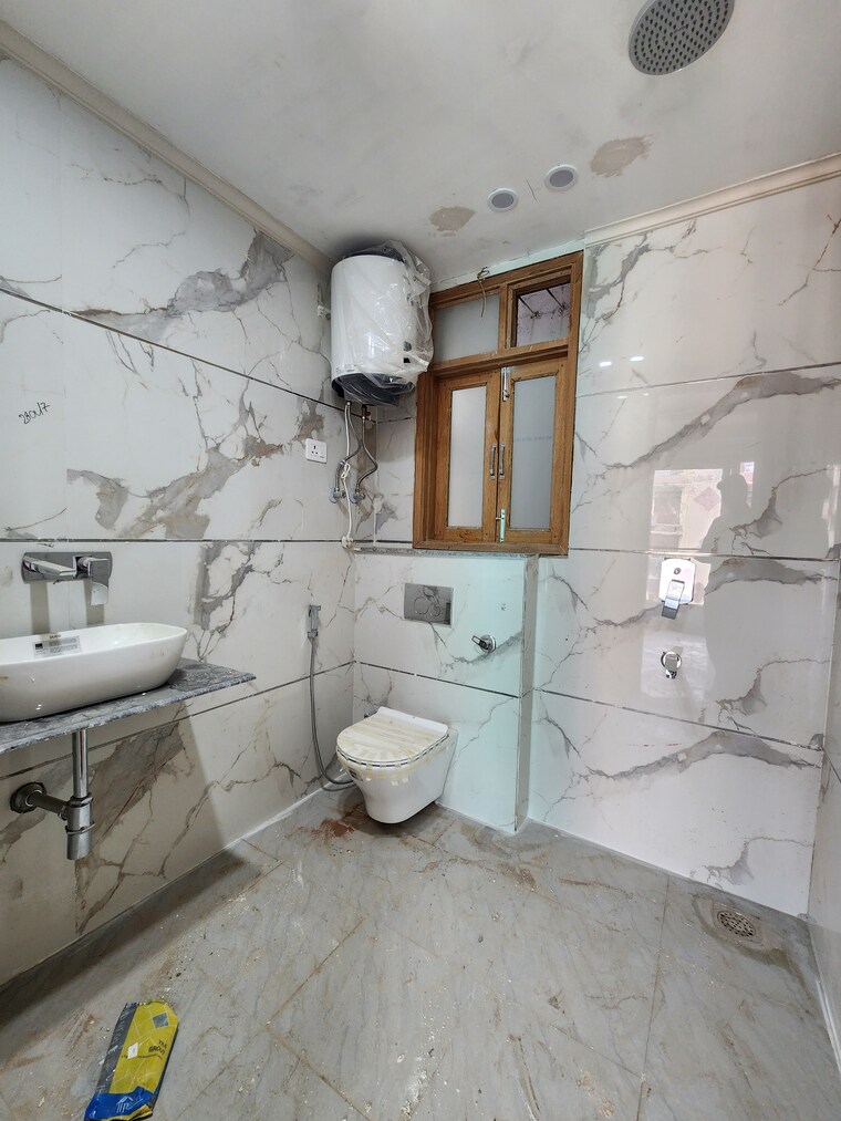Bathroom, chattarpur 2 Bedroom 650 Sq.Ft. Builder Floor In Chattarpur Delhi 9506910