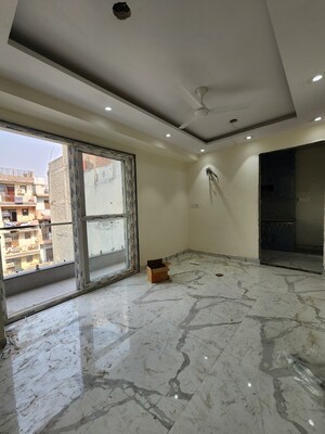 Furnished Amenities in 2 BHK Builder Floor at Chattarpur – for Sale