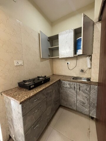 Kitchen in 1 BHK Builder Floor at Sector 33 – for Rent