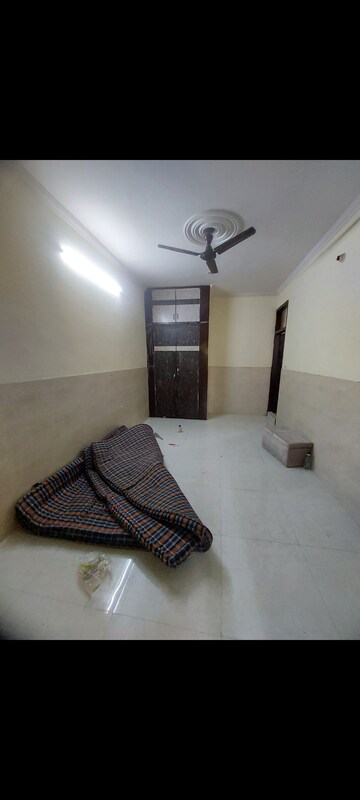 Bedroom in 1 BHK Apartment at Shanti Bhawan, Sarita Vihar – for Rent