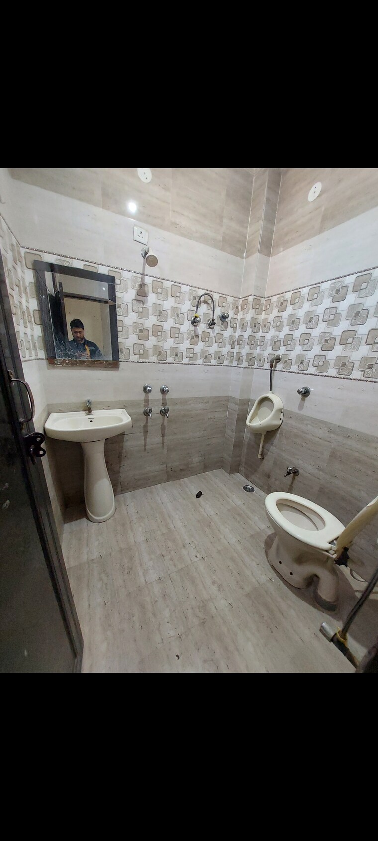 Bathroom, shanti-bhawan 1 Bedroom 450 Sq.Ft. Apartment In Sarita Vihar Delhi 9506954