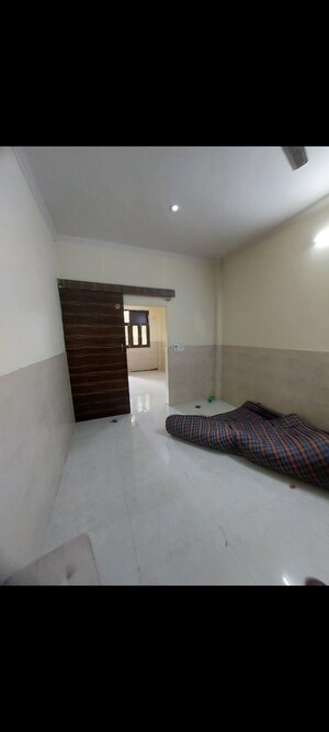 Living Room in 1 BHK Apartment at Shanti Bhawan, Sarita Vihar – for Rent