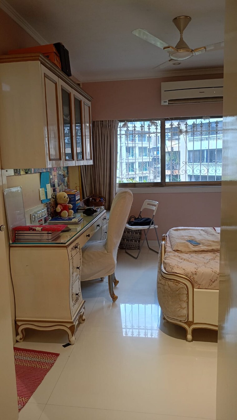 Team Area, skg-259-park-crest 4 Bedroom 1723 Sq.Ft. Apartment In Khar West Mumbai 9506964