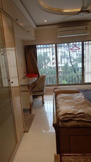 Bedroom in 4 BHK Apartment at SKG 259 Park Crest, Khar West – for Sale