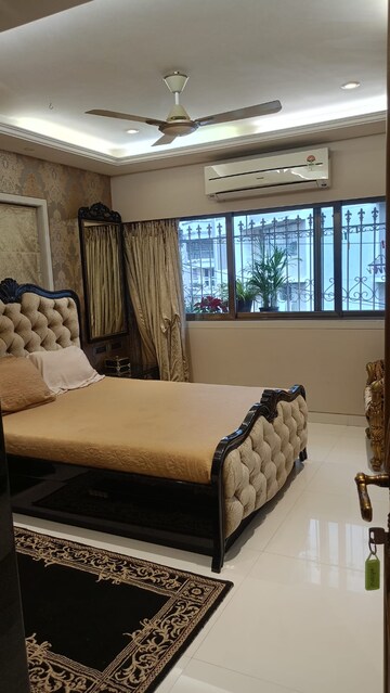 Bedroom in 4 BHK Apartment at SKG 259 Park Crest, Khar West – for Sale