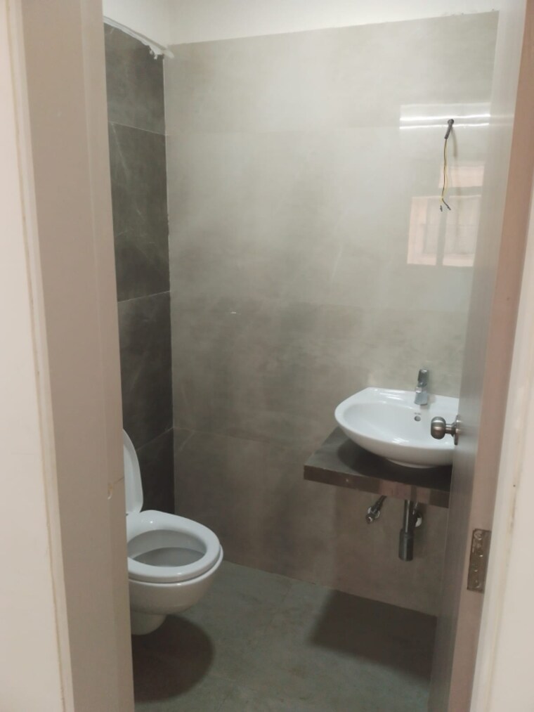 Bathroom, chandiwala-pearl-heaven 1 Bedroom 364 Sq.Ft. Apartment In Andheri East Mumbai 9507032