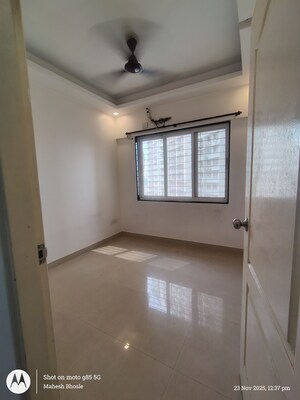 Furnished Amenities in 2 BHK Apartment at Shapoorji Pallonji Sarova, Kandivali East – for Sale