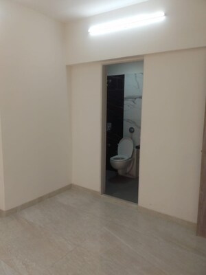 Room in 1.5 BHK Apartment at Chandiwala Pearl Heaven, Andheri East – for Rent