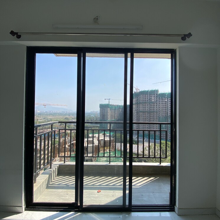 Room, runwal-gardens-phase-2 1.5 Bedroom 535 Sq.Ft. Apartment In Kalyan Shilphata Road Thane 9507072