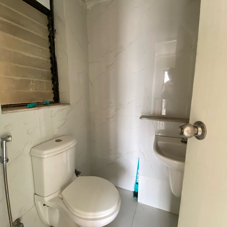 Bathroom, runwal-gardens-phase-2 1.5 Bedroom 535 Sq.Ft. Apartment In Kalyan Shilphata Road Thane 9507072