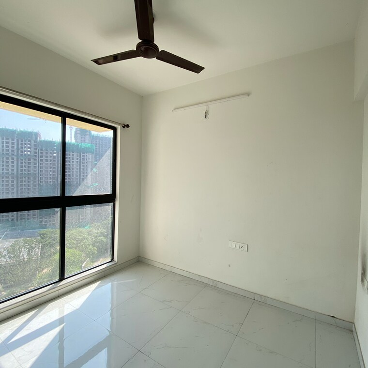 Room, runwal-gardens-phase-2 1.5 Bedroom 535 Sq.Ft. Apartment In Kalyan Shilphata Road Thane 9507072