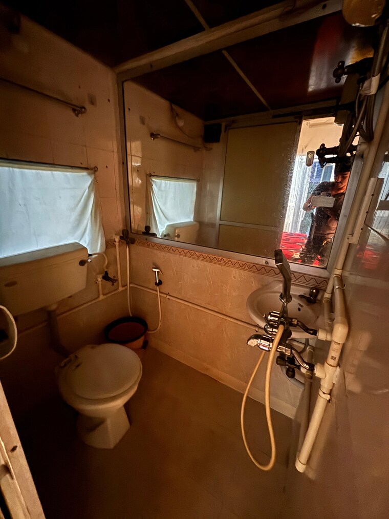 Team Area, golds-green-apartment 2 Bedroom 789 Sq.Ft. Apartment In Andheri West Mumbai 9507105