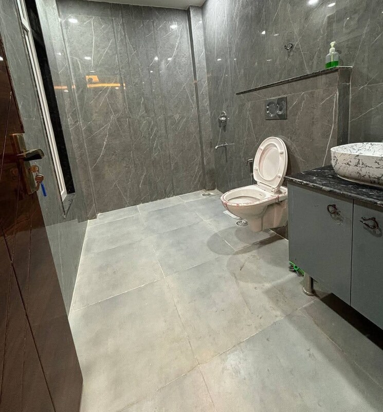 Bathroom, chattarpur 3 Bedroom 1150 Sq.Ft. Builder Floor In Chattarpur Delhi 9507124