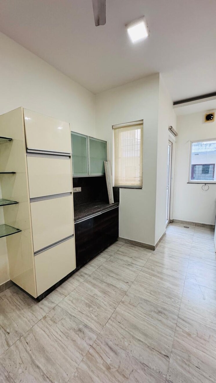 Kitchen, sector 38 3 Bedroom 2450 Sq.Yd. Builder Floor In Sector 38 Gurgaon 9507141