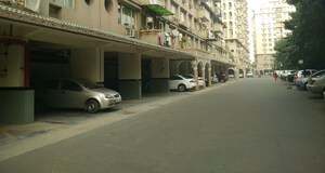 Parking in 3 BHK Apartment at DLF Ridgewood Estate, Dlf Phase iv – for Sale