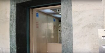 Building Lobby in 3 BHK Apartment at DLF Ridgewood Estate, Dlf Phase iv – for Sale