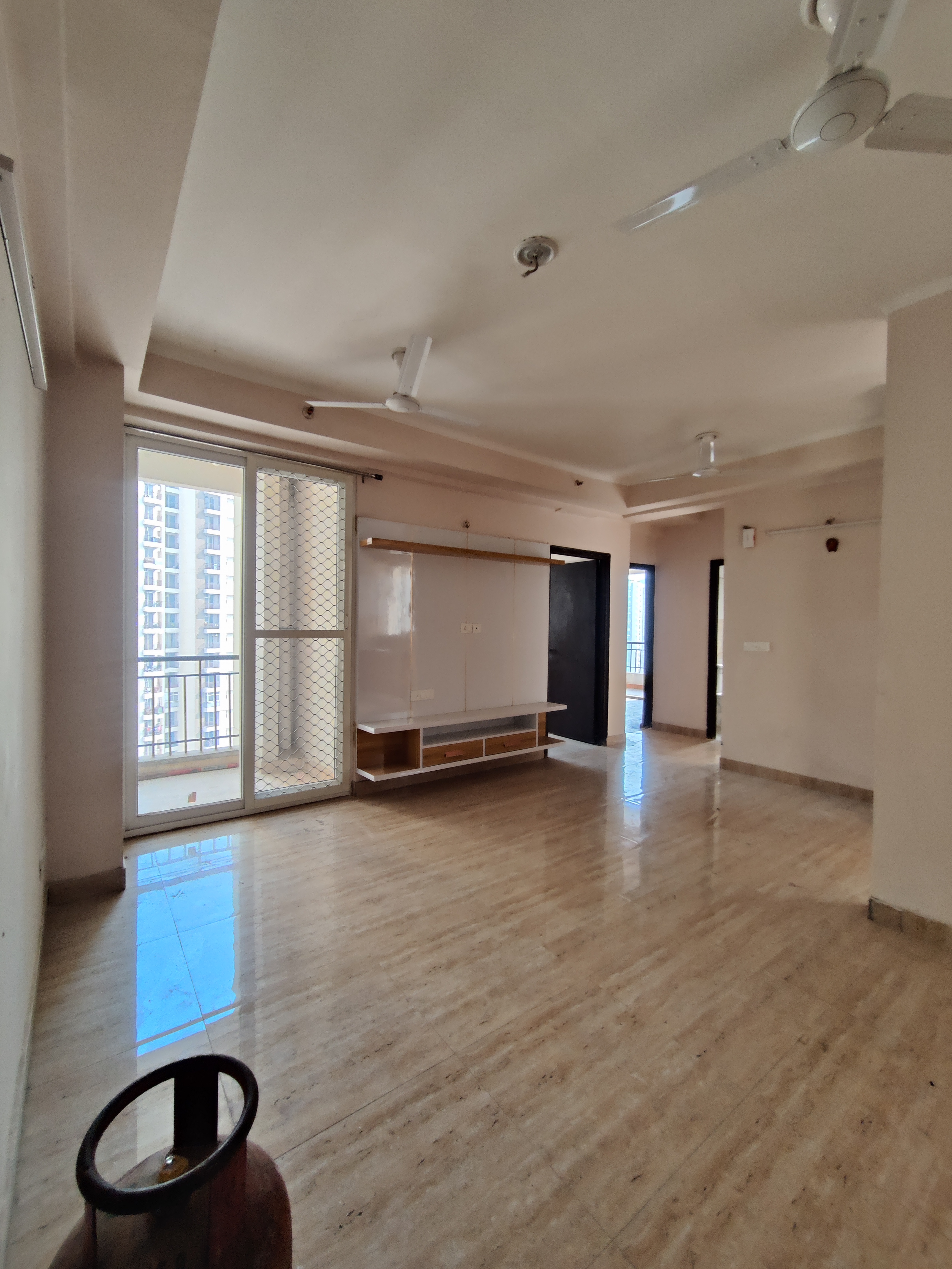 3 BHK Apartment For Rent in Amrapali Golf Homes