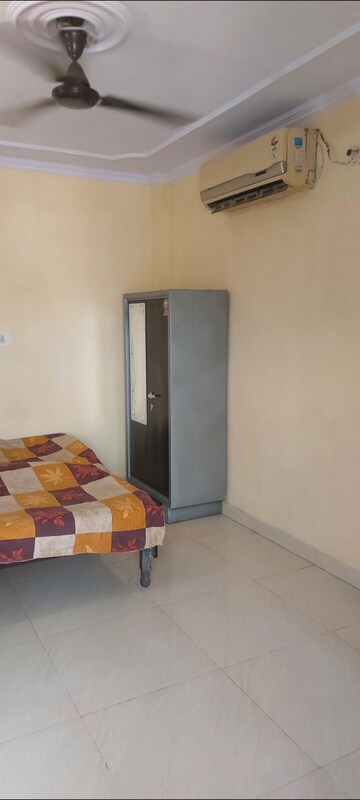 Room in 1 RK Apartment at Aadharshila Apartment, Sarita Vihar – for Rent