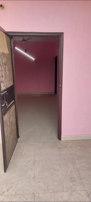 Room in 1 RK Apartment at Aadharshila Apartment, Sarita Vihar – for Rent