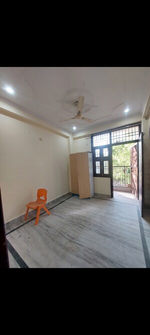 Room in 1 BHK Apartment at Aadharshila Apartment, Sarita Vihar – for Rent