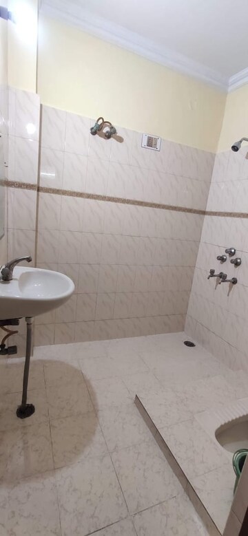 Bathroom in 2.5 BHK Independent House at Aliganj – for Rent